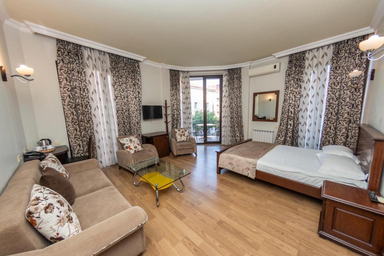 Eiffel Hotel 바투미 외부 사진