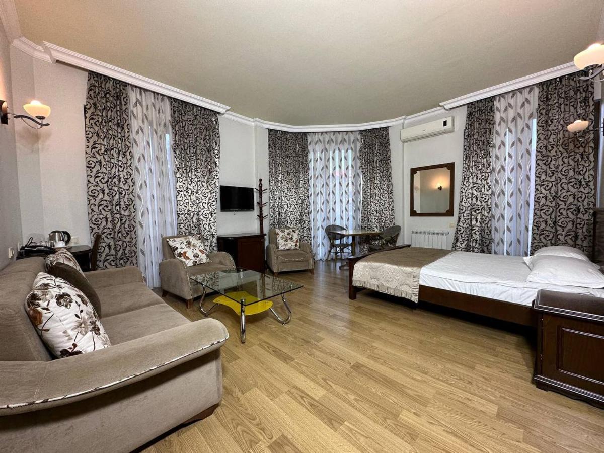 Eiffel Hotel 바투미 외부 사진