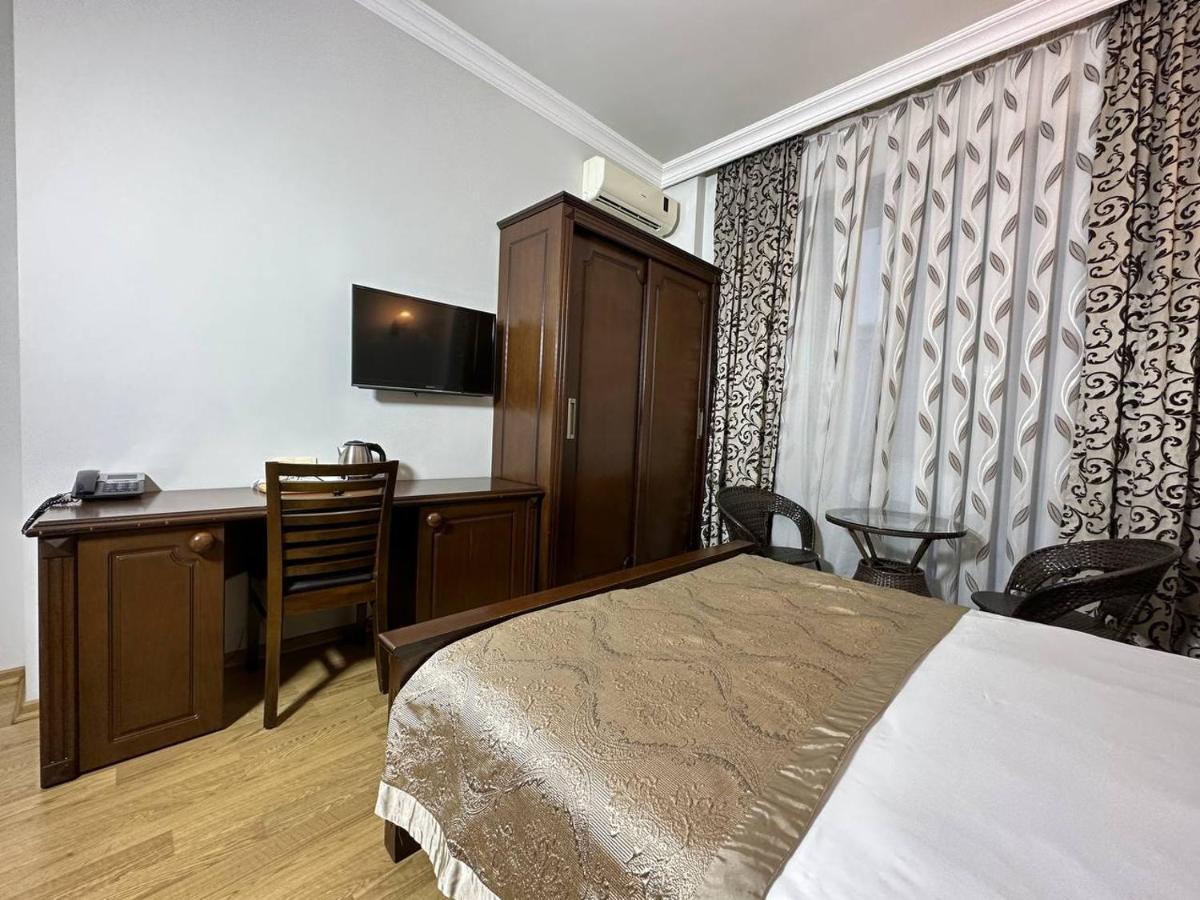 Eiffel Hotel 바투미 외부 사진