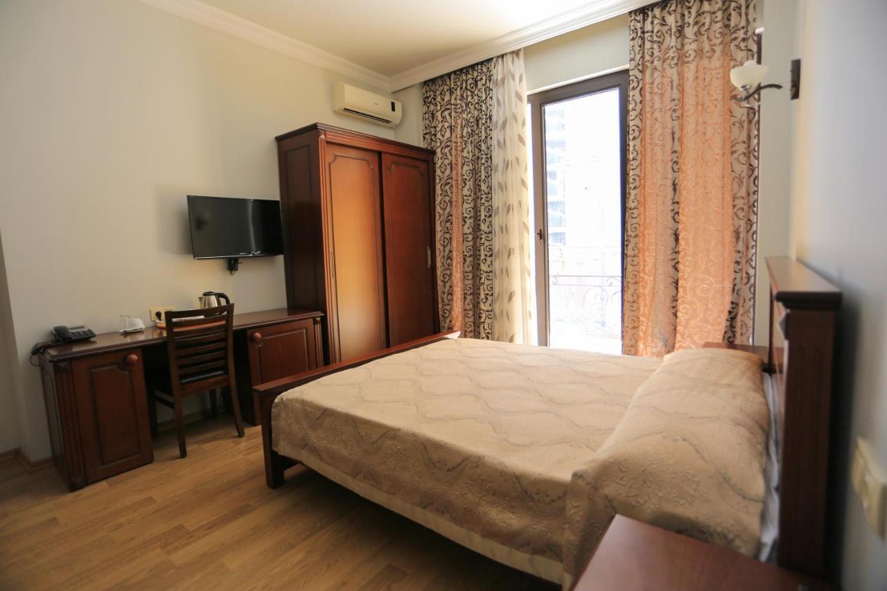 Eiffel Hotel 바투미 외부 사진