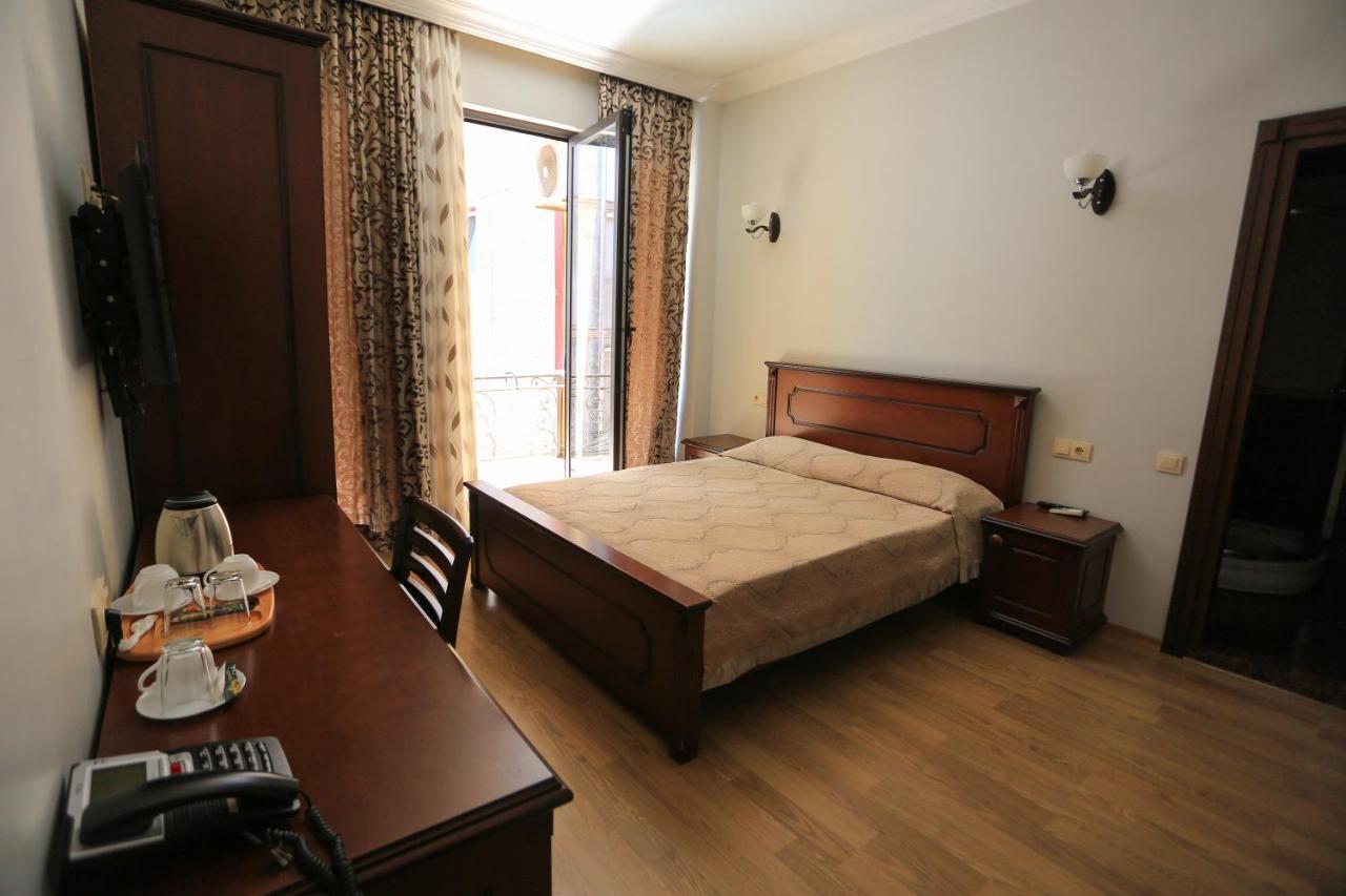 Eiffel Hotel 바투미 외부 사진